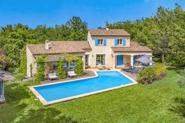 Location de vacances pour 10 personnes, avec jardin, adapté aux familles à Mons (Var)