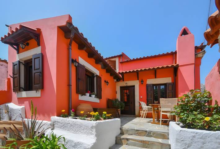Villa 'Apartment 1' with Mountain View and Private Terrace in Iraklio-Heraklio region