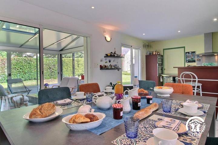 Location de vacances pour 4 personnes, avec jardin ainsi que vue et terrasse à Saint-Nolff - 2