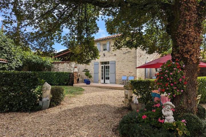 Gîte pour 6 personnes, avec terrasse, animaux acceptés à Jauldes