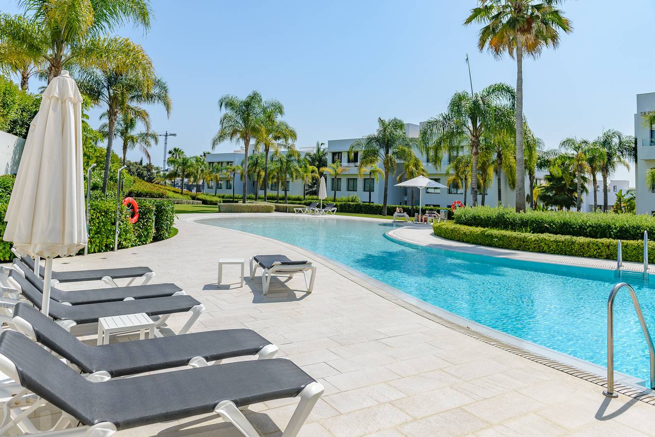 Appartement entier, Appartement 'Cataleya 6, Atico 3-B' avec vue sur la montagne, Wi-Fi et climatisation in Urbanización Márquez de Atalaya, Estepona