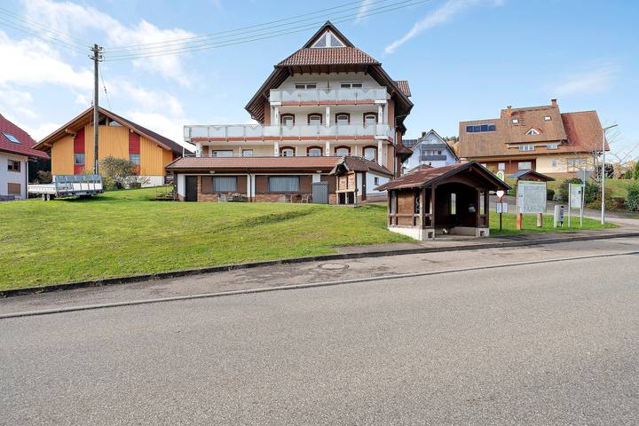 Hel lejlighed, Holiday Apartment 'Kirchblick' with Balcony and Wi-Fi in Biederbach, Central Black Forest