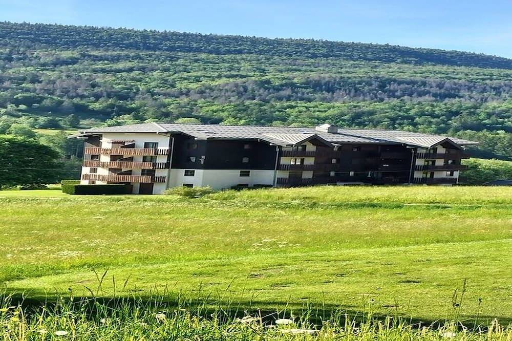 Appartement entier, Parenthèse au coeur de la nature Haut Jura in Mijoux, Parc naturel régional du Haut-Jura
