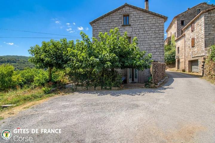 Gîte pour 4 personnes, avec Terrasse et Vue à Levie