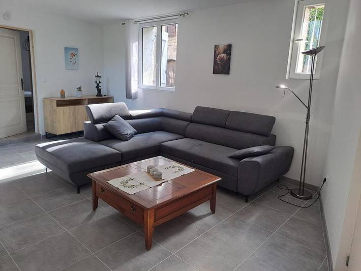 Gîte pour 4 personnes, avec vue ainsi que terrasse et jardin, animaux acceptés à Concoules