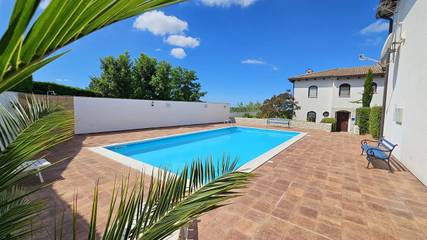 Ferienhaus für 4 Personen, mit Whirlpool und Balkon sowie Pool und Garten in Novigrad