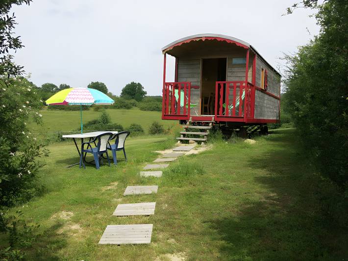 Chambre d’hôte pour 4 personnes, avec Balcon et Jardin à Moulins-le-Carbonnel