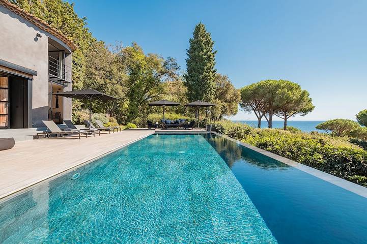 Location de vacances pour 14 personnes, avec jardin et jacuzzi dans Plage du Débarquement (La Croix-Valmer)