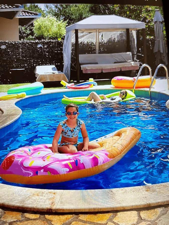 Ferienhaus für 5 Personen, mit Whirlpool und Terrasse sowie Garten und Pool