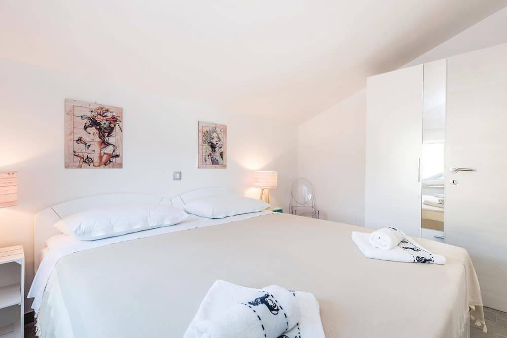 Geheel appartement, Geweldig appartement met 2 slaapkamers. in Lovran, Opatija Riviera