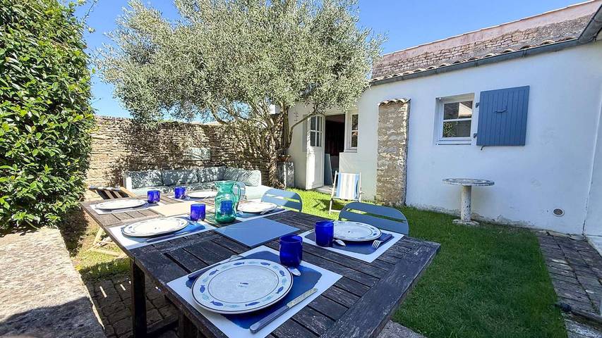 Apartamento vacacional entero, Maison de village à étage dans le village d'Ars in Ars-en-Ré, Isla de Ré
