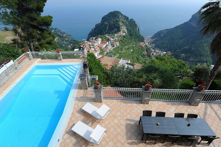 Villa pour 16 personnes, avec Balcon ainsi que Terrasse et Jardin à Scala