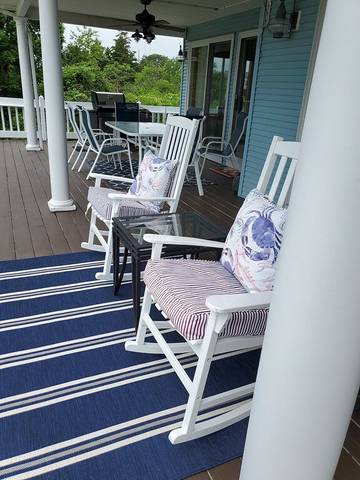 Vacation House for 8 Guests in Rhode Island, USA, Picture 2