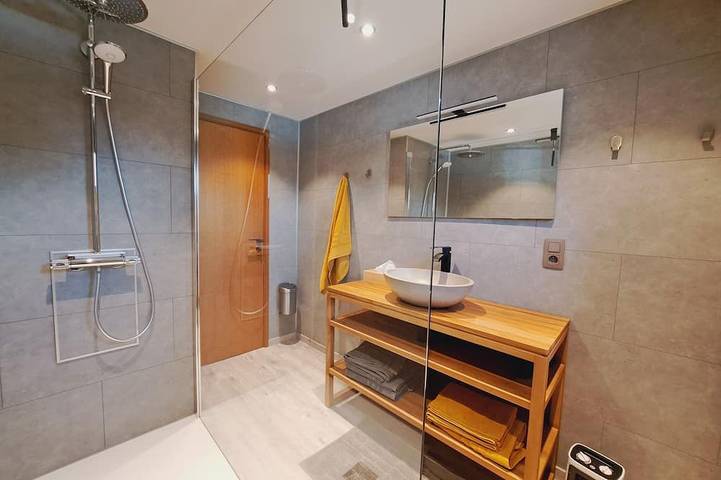 Gîte pour 4 personnes, avec terrasse et jardin dans Cherain - 3