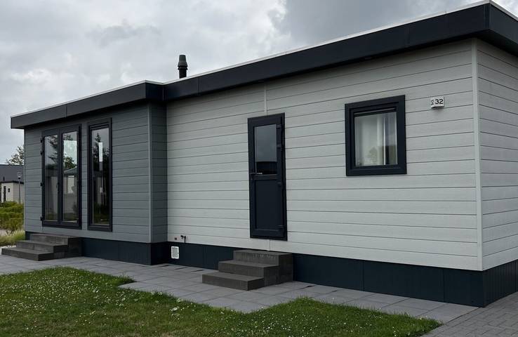 Chalet für 4 Personen, mit Garten und Kinderpool sowie Pool und Terrasse, kinderfreundlich