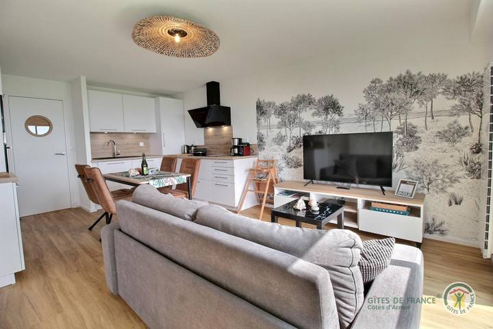 Gîte pour 2 personnes, avec Terrasse et Jardin dans Plage Tresmeur - 4