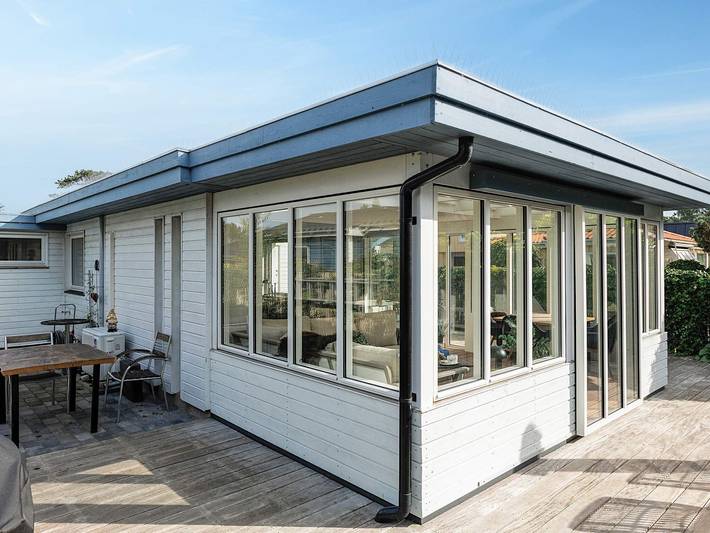 Ferieudlejning for 4 personer, med Terrasse og Have i Karrebæksminde