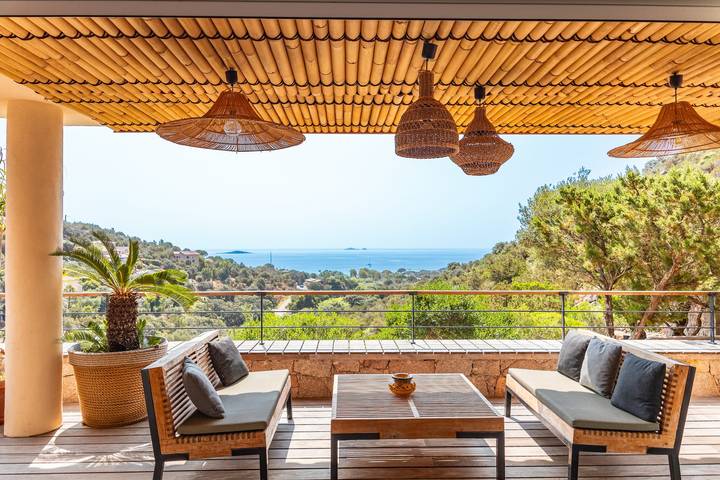 Maison de vacances pour 10 personnes, avec Terrasse ainsi que Jardin et Piscine dans Palombaggia