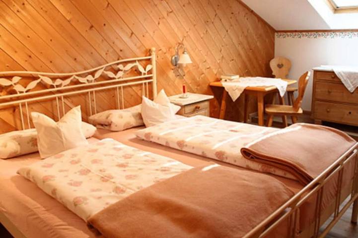 Ferienwohnung für 5 Personen, mit Balkon und Garten sowie Sauna in Grassau