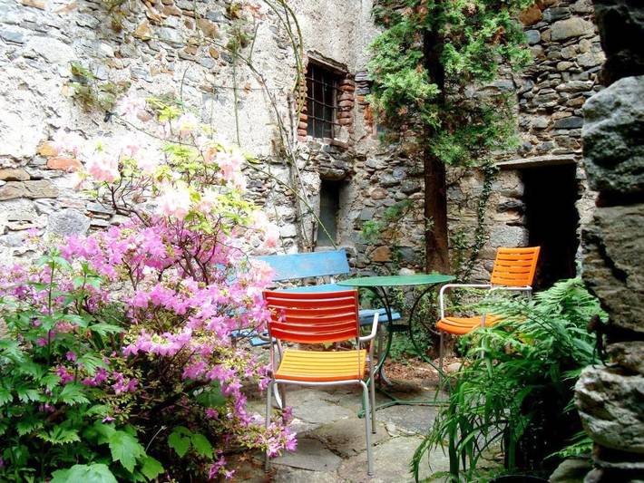 Chambre d’hôte pour 4 personnes, avec Balcon et Terrasse ainsi que Jardin et Vue dans Canton du Tessin
