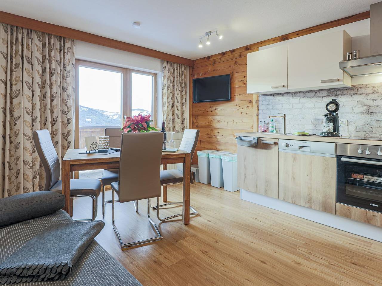Geheel appartement, Fijn appartement met skilift voor de deur in Westendorf, Brixental