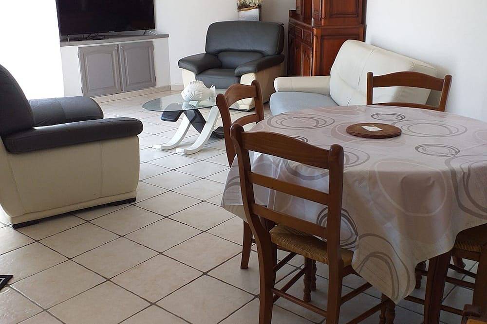 2 Bedroom Private vacation home in Sausset-les-Pins in Sausset-les-Pins, Istres region