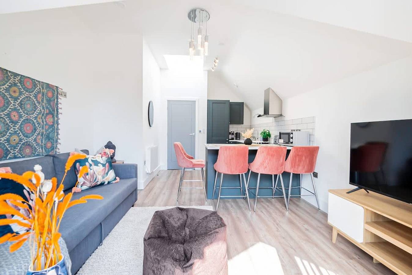 Entire apartment, Omega   Acton   Top Floor in Ealing, London