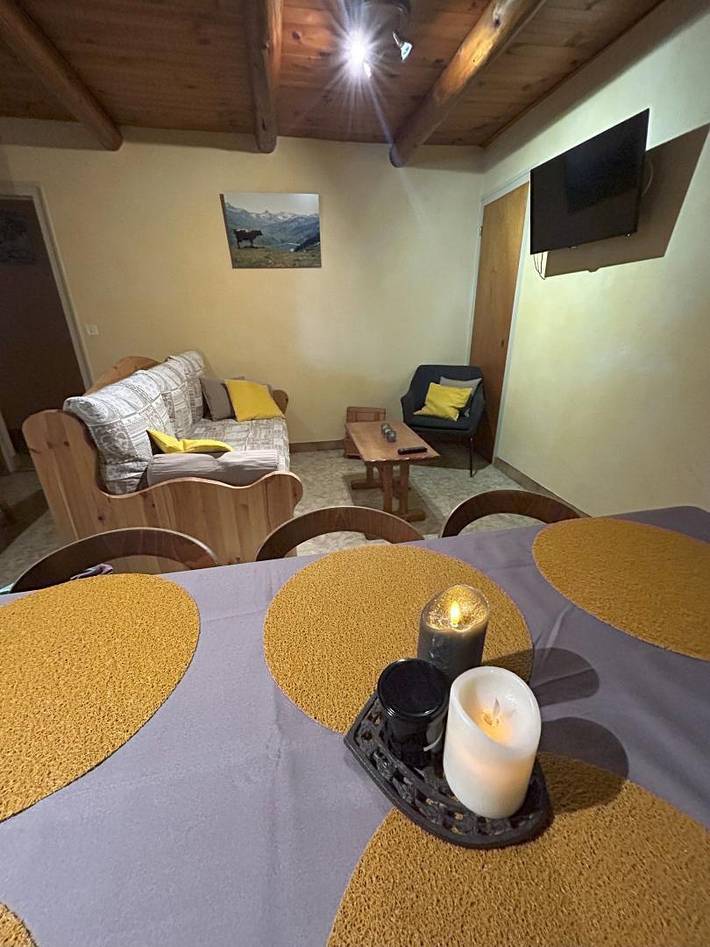 Gîte pour 6 personnes, avec jardin, animaux acceptés dans Arêches - 4