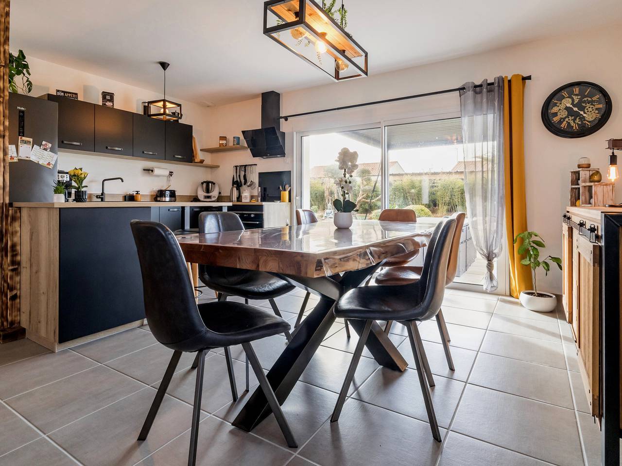 Casa moderna con jardín cerca de la playa in Arthon-en-Retz, Valle del Loira