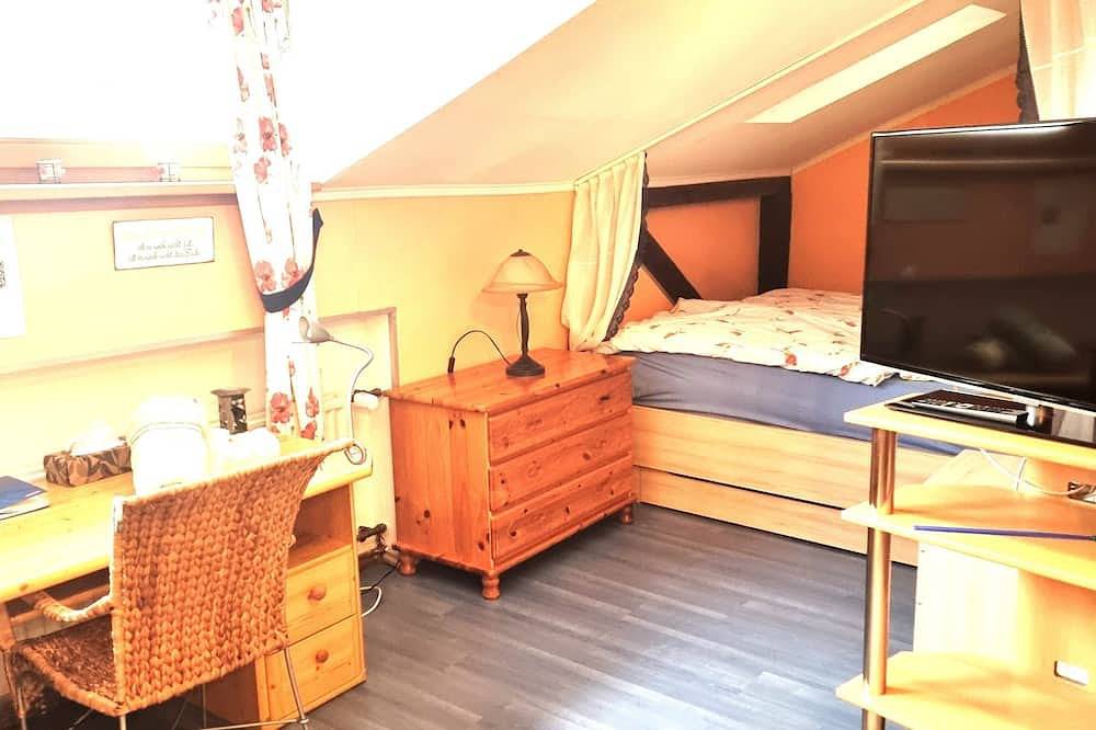 Ganze Wohnung, Doppelzimmer Nr. 2 mit Schlafsofa, Etagendusche und Etagen-Wc in Wahlshausen, Oberaula