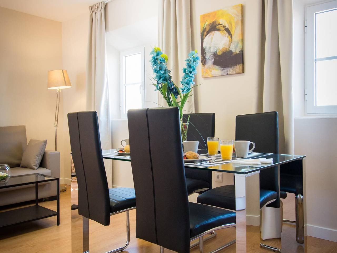 Entire vacation apartment, H2M Calle Nueva apartment close Cathedral in Malaga Centro Historico, Malaga