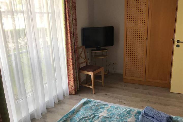 Apartamento entero, Amplio apartamento en una zona céntrica y tranquila, a sólo 50 metros de la playa in Seebad Heringsdorf, Heringsdorf