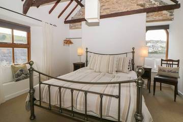 Log Cabin for 5 People in Plymouth, South Devon, Photo 1