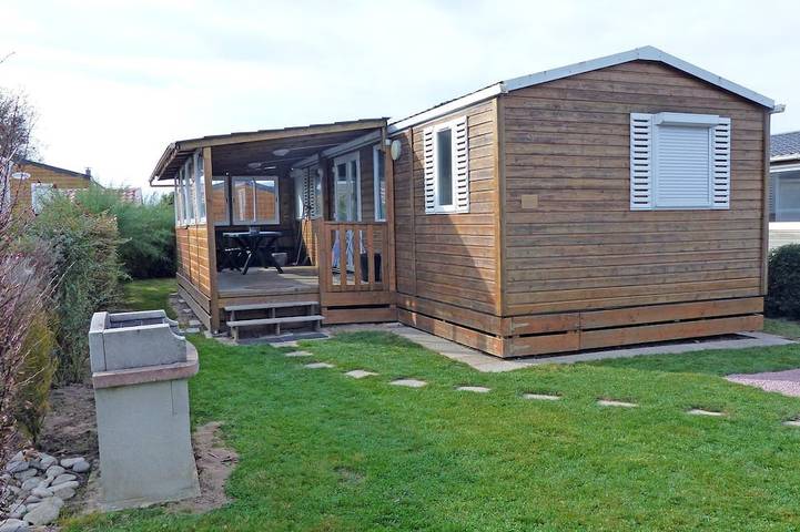 Mobile home for 8 people, with pool and terrace in Normandy