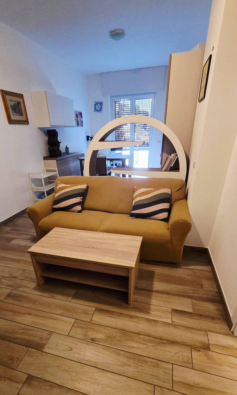 Ganze Wohnung, Charmante zentrale Wohnung in der Nähe des Lago Maggiore in Arona in Arona (Lago Maggiore), Arona Gemeinde
