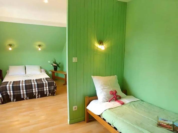 Gîte pour 2 personnes, avec piscine et bassin pour enfant à Saint-Honoré-les-Bains