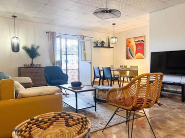 Gîte pour 5 personnes, avec balcon ainsi que jardin et vue à Pamandzi