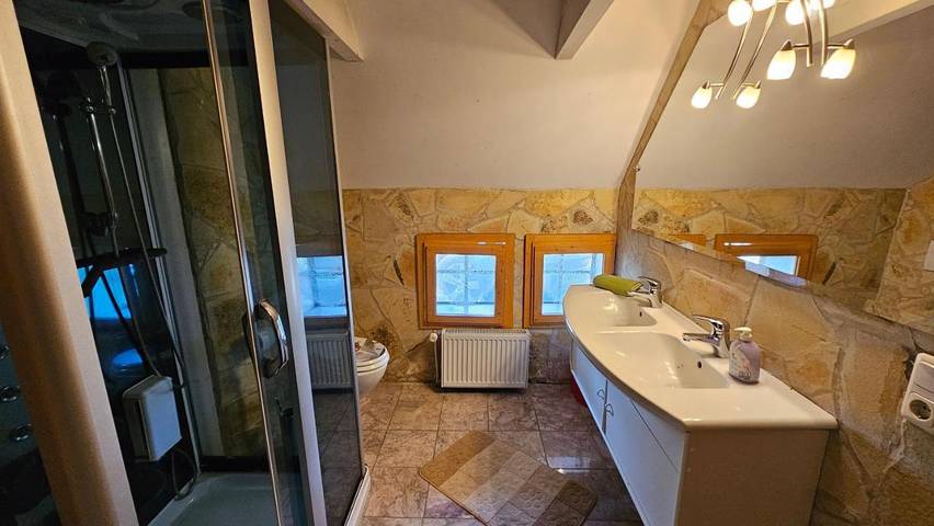 Ferienhaus für 5 Personen, mit Terrasse und Garten sowie Ausblick
