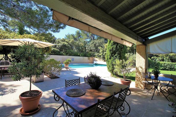 Location de vacances pour 6 personnes, avec terrasse ainsi que piscine et jardin à Cavaillon - 4