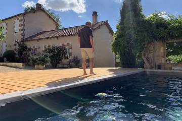 Gîte pour 6 personnes, avec sauna ainsi que jardin et piscine à Persac