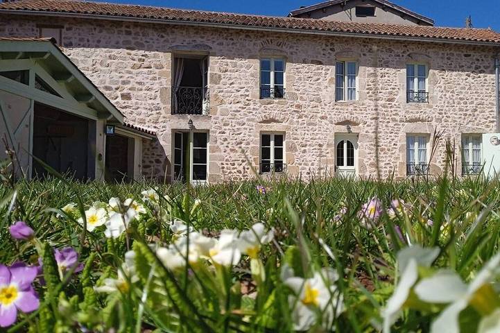 Location de vacances pour 6 personnes, avec Terrasse et Jardin à Craponne-sur-Arzon