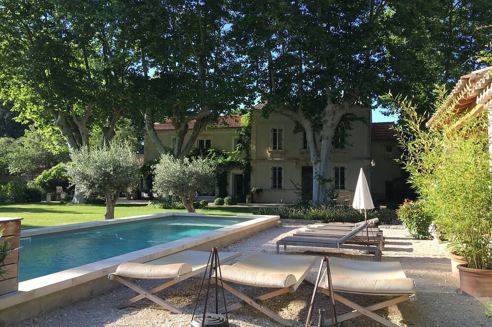 Au Mas des Pampres, Provenza le espera in Cabannes, Region de Arles