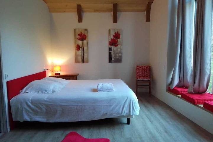 Location de vacances pour 14 personnes, avec jardin et jacuzzi à Saint-Chély-d'Aubrac - 2