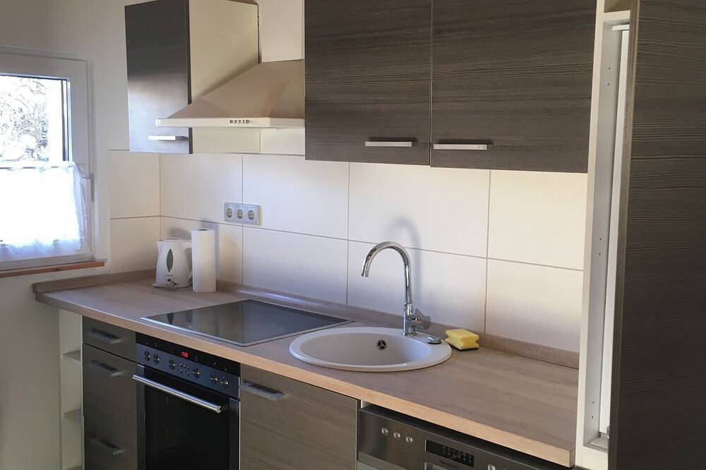 Ganze Wohnung, 5 Minuten ins Zentrum, 5 Minuten in den Wald, eine gemütliche kleine Wohnung in Selb, Landkreis Wunsiedel im Fichtelgebirge