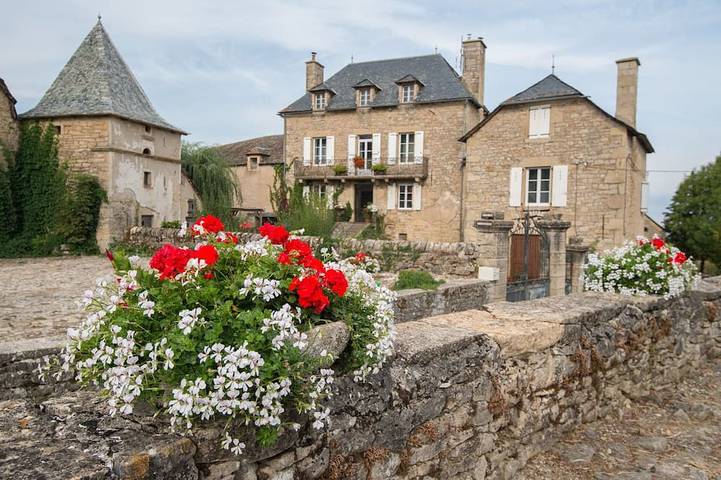 Gîte pour 8 personnes, avec balcon et jardin à Sévérac-l'Église