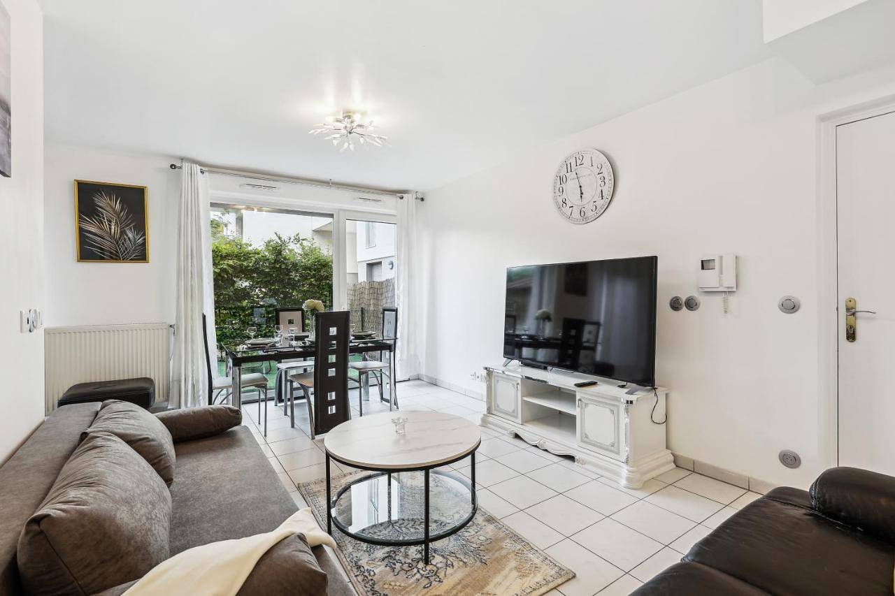 Appartement entier, Apart-Chic-Les-Ulis With Balcon, Terrasse and Parking in Les Ulis, Essonne