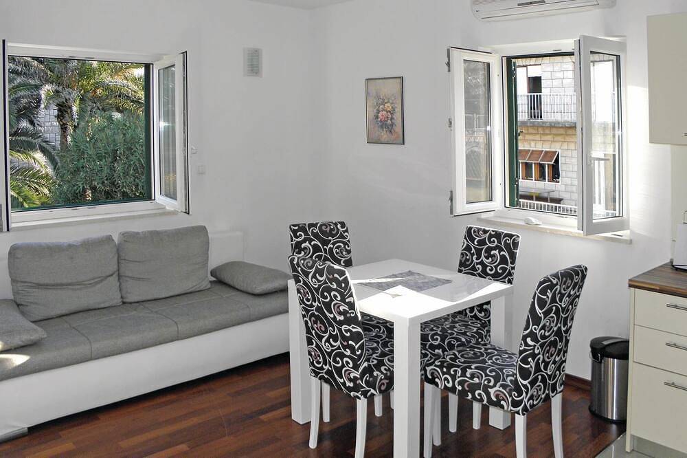 Appartamento intero, Splendido appartamento con 2 camere da. in San Giovanni di Brazza, Brac