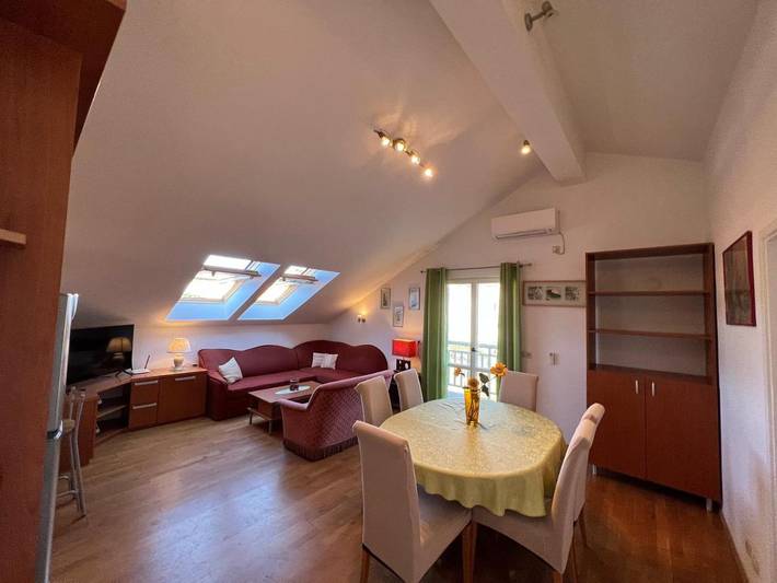 Apartament wakacyjny dla 5 osób, z taras i widok w Jelsa