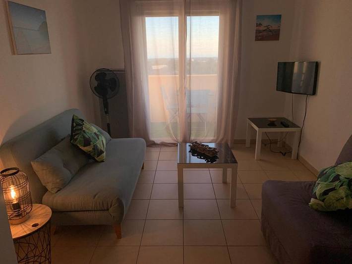 Gîte pour 3 personnes, avec balcon ainsi que piscine et jacuzzi dans Circuit Paul-Ricard - 2