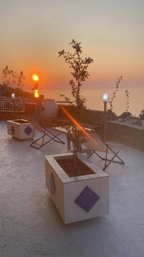 Appartement entier, Apartment with Terrace in Castel di Tusa, Tusa